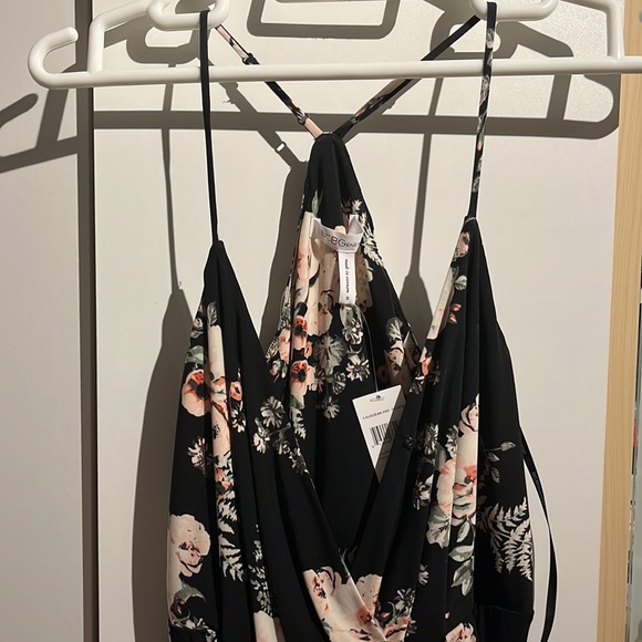 BCBG Generation dress. Racer back style with two pockets in the front - Picture 2 of 4